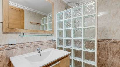 Återförsäljning - Villa -
Torrevieja