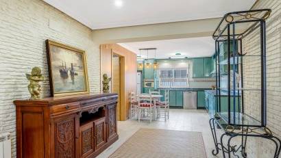 Återförsäljning - Villa -
Torrevieja