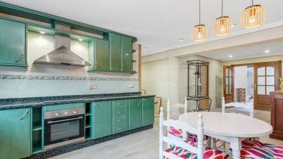 Återförsäljning - Villa -
Torrevieja