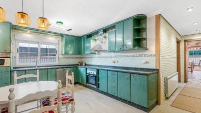 Återförsäljning - Villa -
Torrevieja