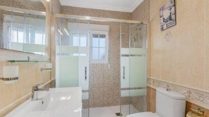 Återförsäljning - Villa -
Torrevieja