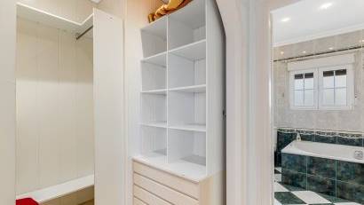 Återförsäljning - Villa -
Torrevieja