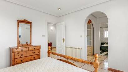 Återförsäljning - Villa -
Torrevieja