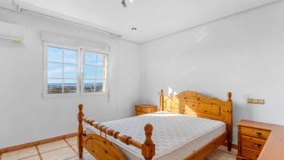 Återförsäljning - Villa -
Torrevieja