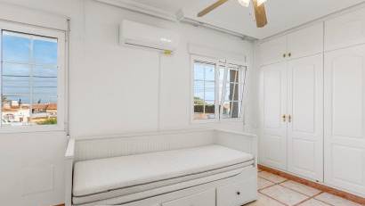 Återförsäljning - Villa -
Torrevieja