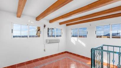 Återförsäljning - Villa -
Torrevieja